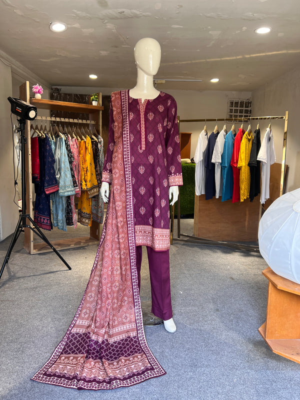 MAHNAZ STITCHED PRINTED 3PIECE LAWN