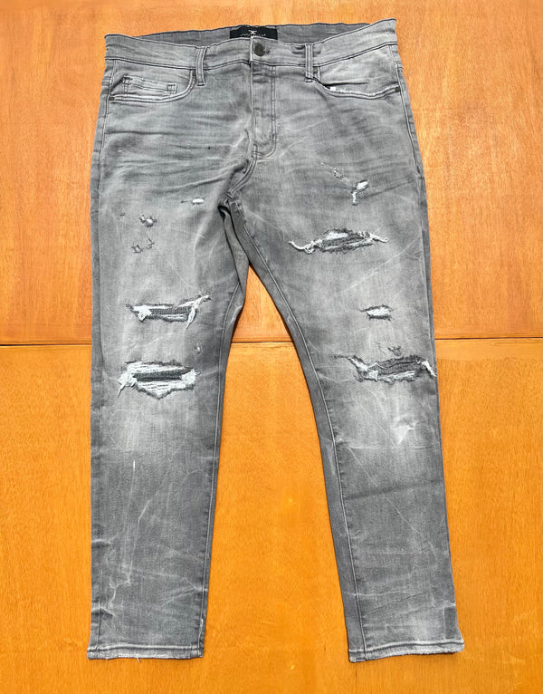 STRAIGHT FIT JEANS
