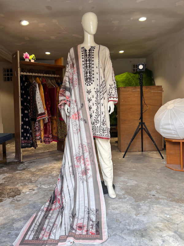 ZELLBURY STITCHED PRINTED KHADDAR 2PIECE SHIRT & DUPATTA